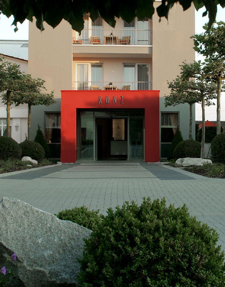 פירמאסנס Hotel-Restaurant Kunz מראה חיצוני תמונה