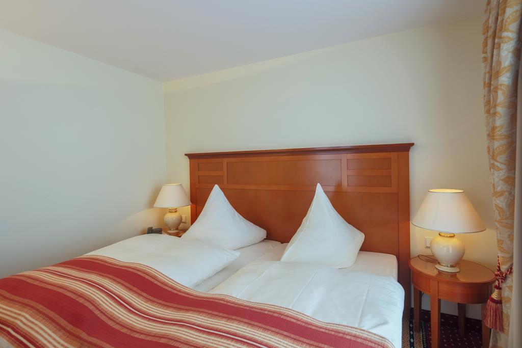 פירמאסנס Hotel-Restaurant Kunz מראה חיצוני תמונה