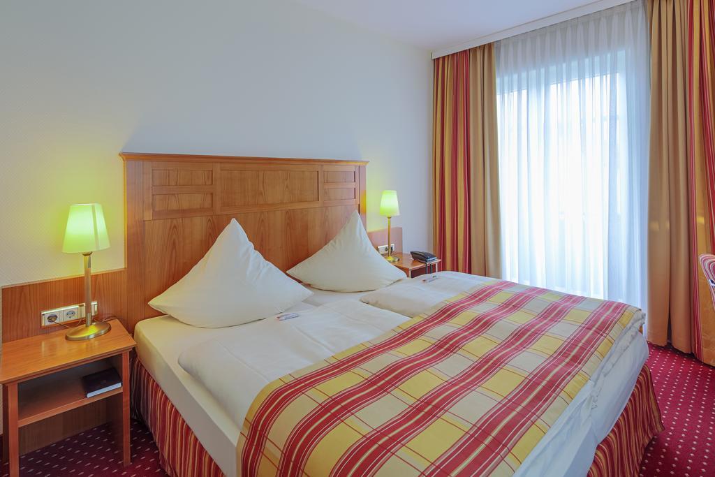 פירמאסנס Hotel-Restaurant Kunz מראה חיצוני תמונה