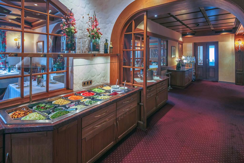פירמאסנס Hotel-Restaurant Kunz מראה חיצוני תמונה