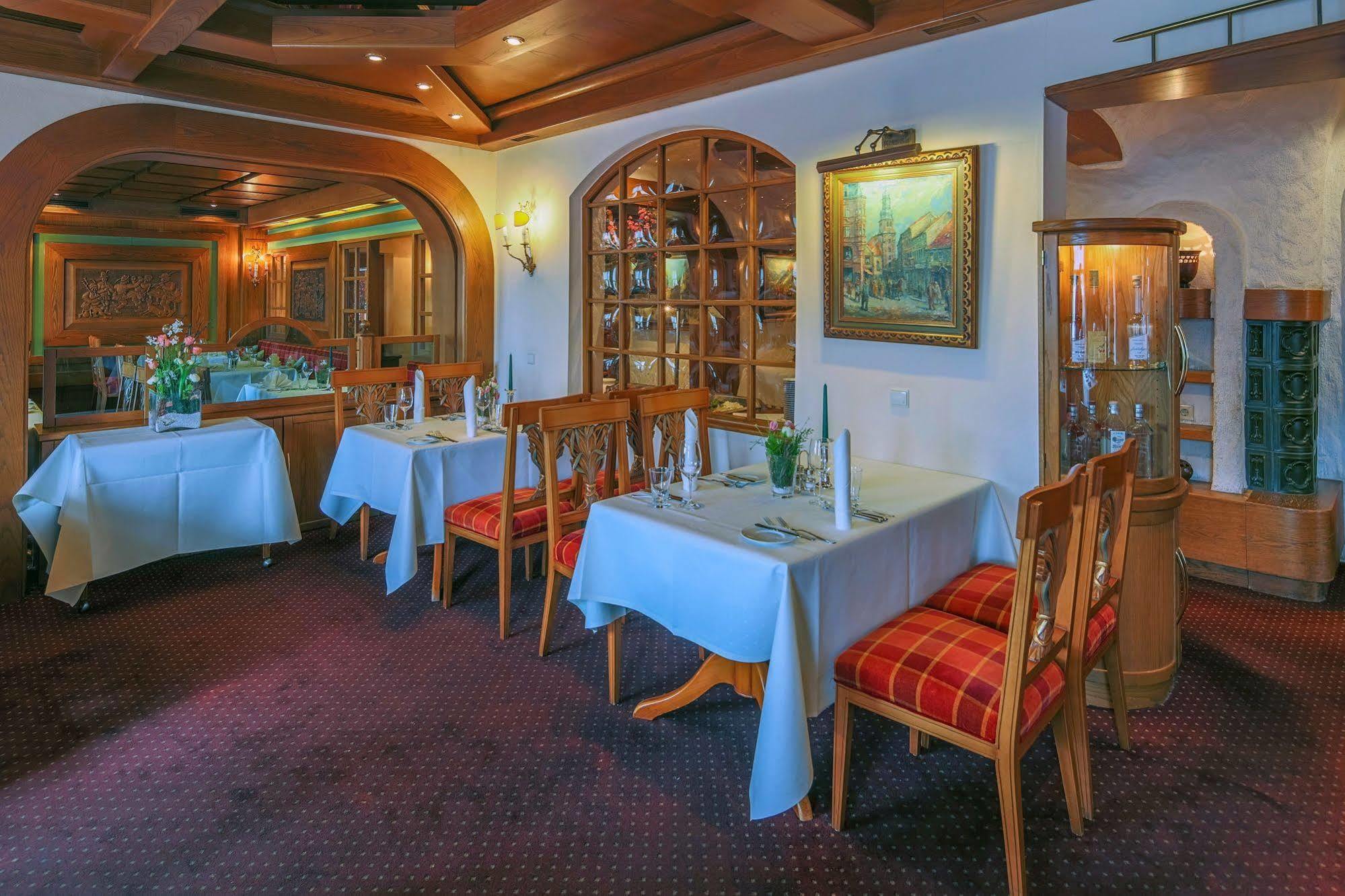 פירמאסנס Hotel-Restaurant Kunz מראה חיצוני תמונה