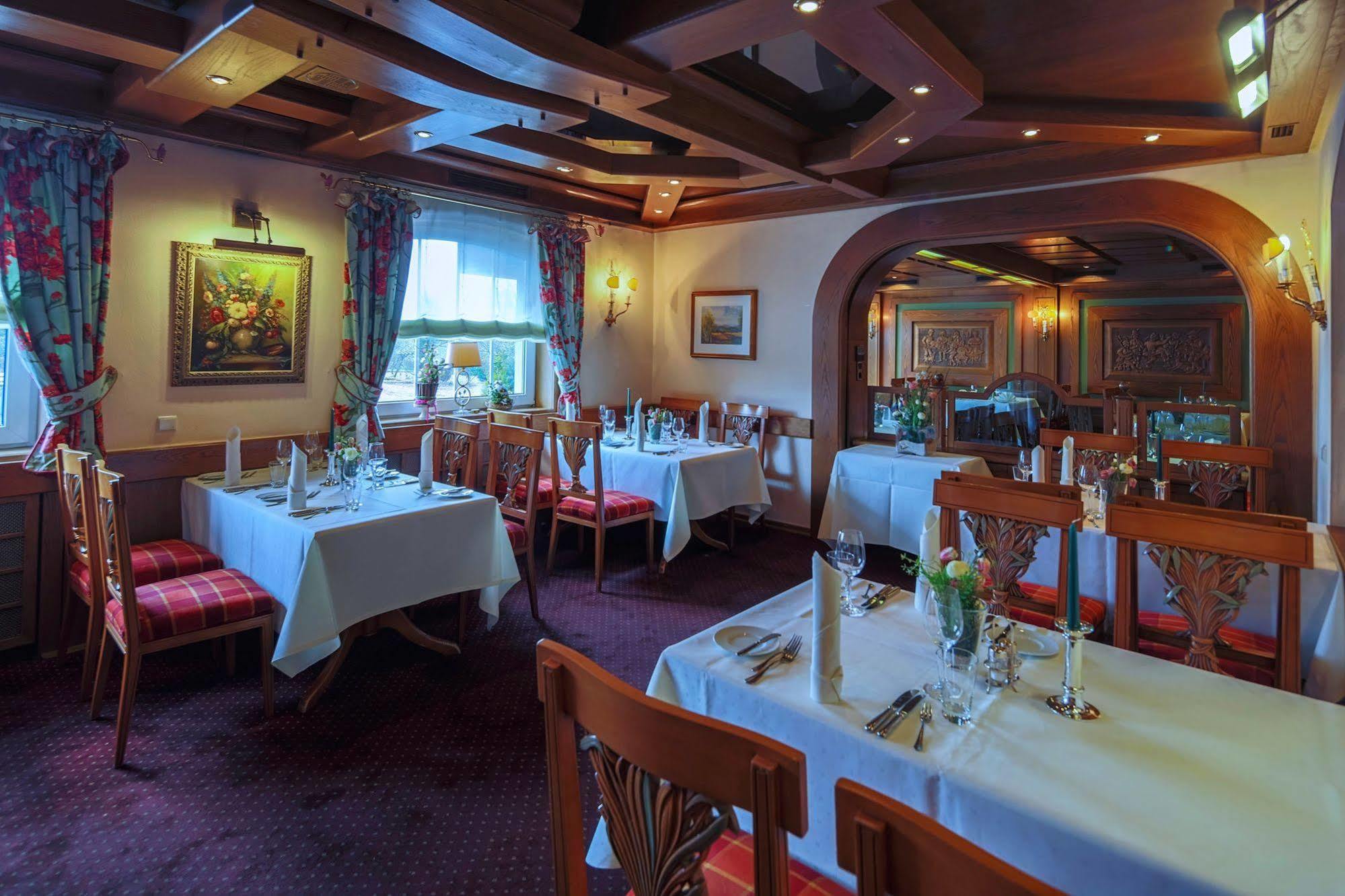 פירמאסנס Hotel-Restaurant Kunz מראה חיצוני תמונה