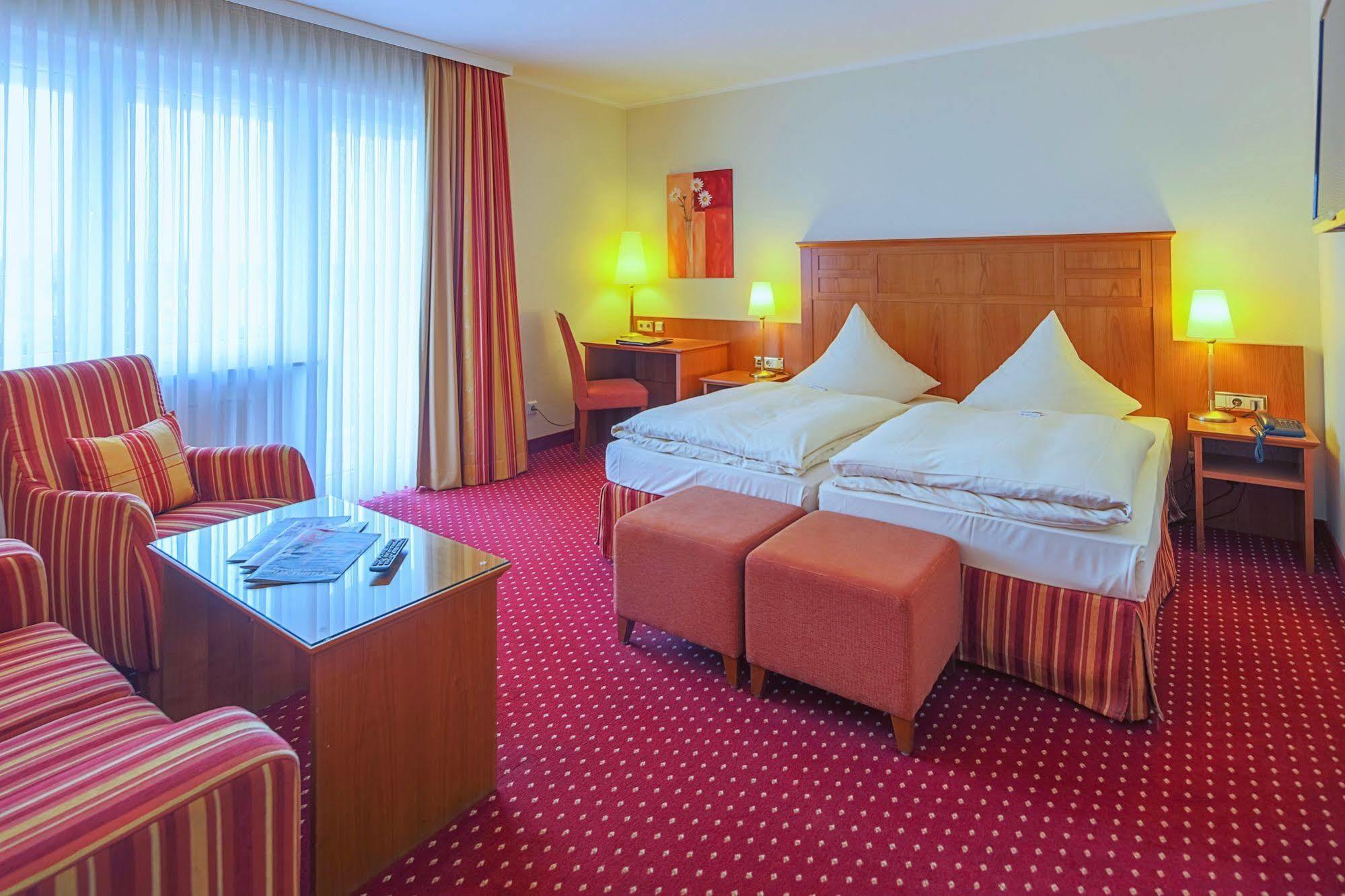 פירמאסנס Hotel-Restaurant Kunz מראה חיצוני תמונה